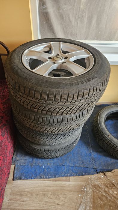 4 броя 215 65 17 зимни гуми Continental WinterContact и Vredestein Win