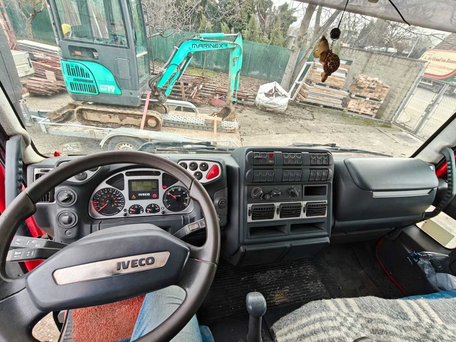 IVECO EUROCARGO cu bena basculanta pe 3 parti si prelata, Volum 6 mc