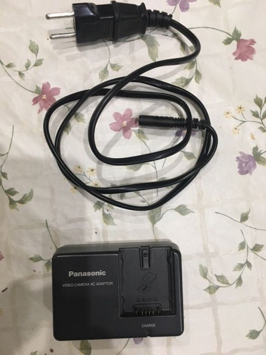 продам видеокамеру Panasonic VDR-D220