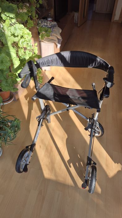 Ролатор / проходилка Vermeiren Quadri-Light