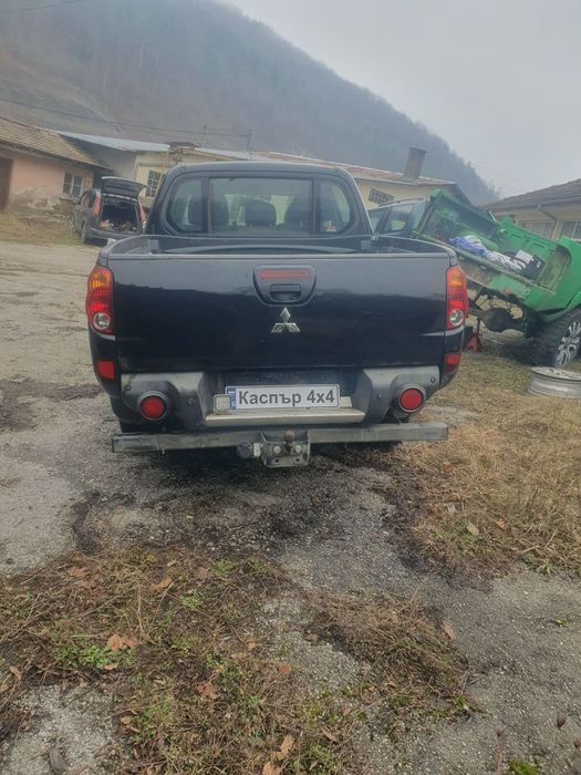 Митсубиши Л200  автоматик 2.5 136 за части