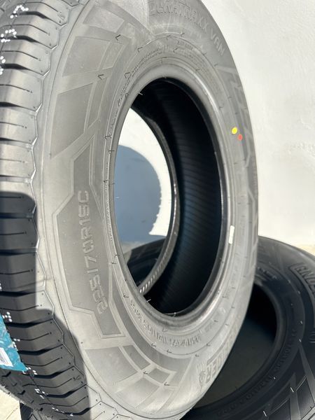 Нови летни бусови гуми LANDSPIDER 225/70R15C 112/110S 2257015C