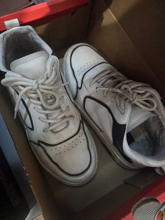 Кроссовки осенние