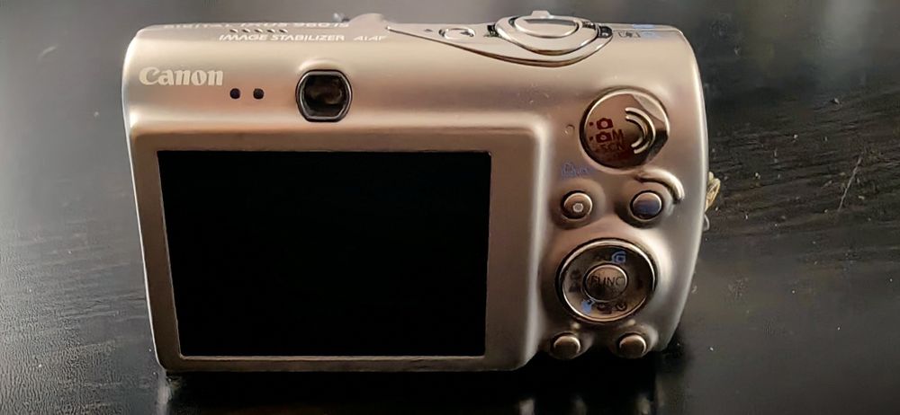 Продам фотоаппарат Canon