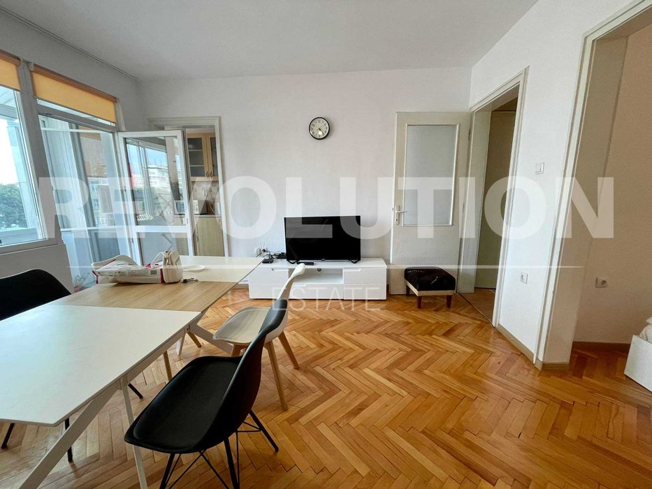 Дава се под наем Тристаен апартамент в Варна, Център - 74 кв.м за 510 € - Снимка #3