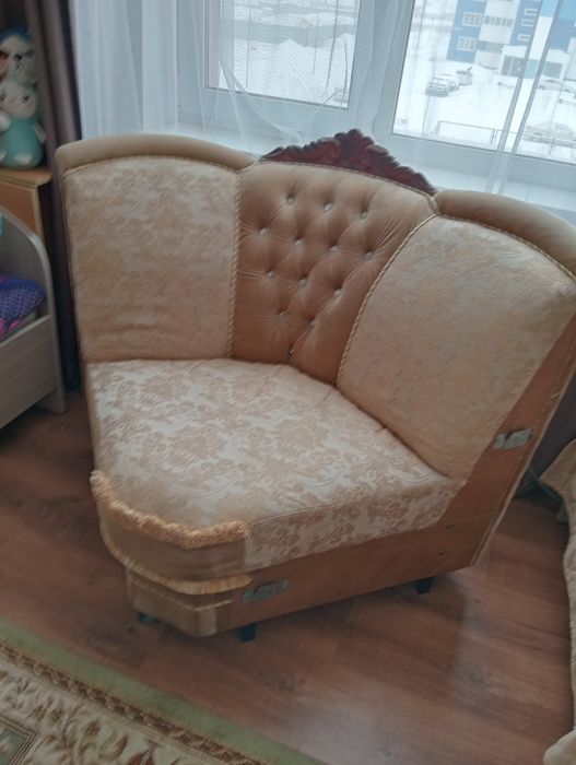 Продам диван с креслом