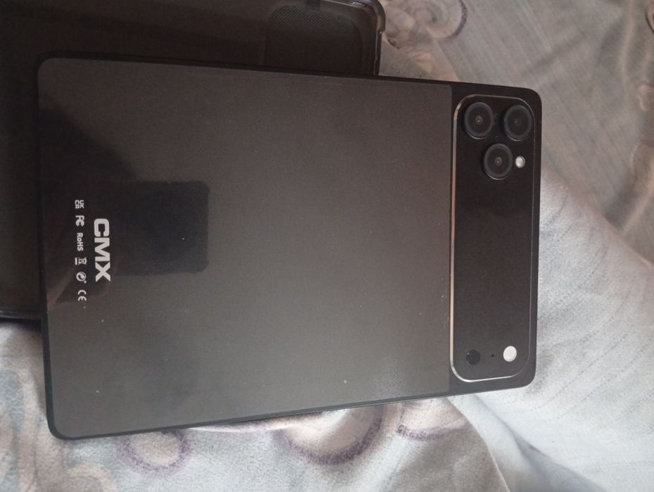 Tabletă iPro 17 Android 15 + tastatură + mouse + accesorii – 850 lei n