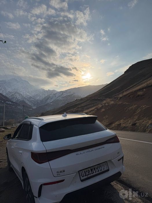 Продаётся автомобил byd e2 luxuri 2023 год выпуска идеально состояния!