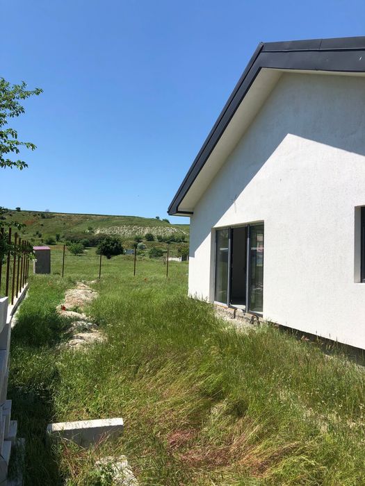 Vand casa Valu lui Traian 500 mp 70.000 mii + TVA