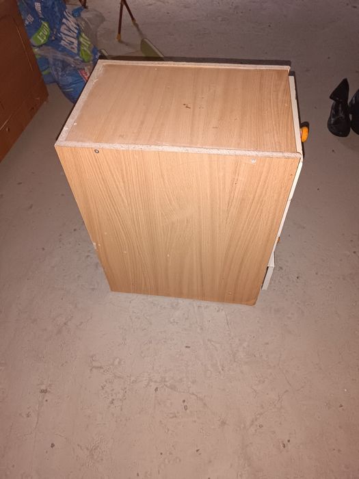 Продам Тумбу цена 1000 тенге