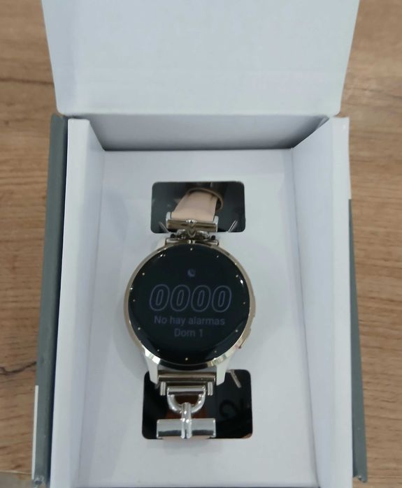 Часовник Garmin VENU 3S