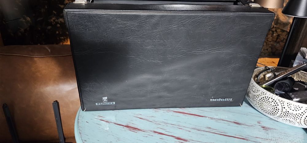 Radio grundigh satellite 3000 in stare perfecta