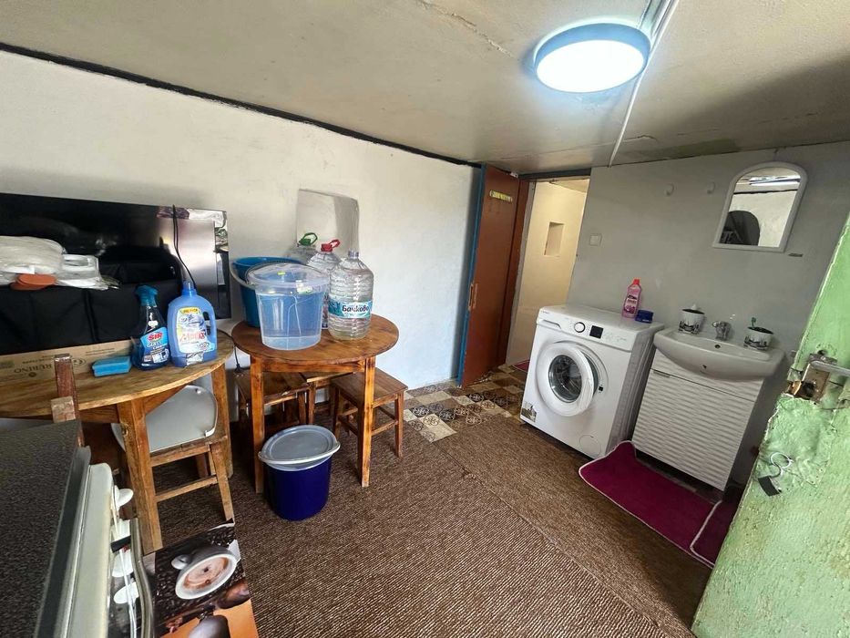 Двуетажна къща, с. Еленово