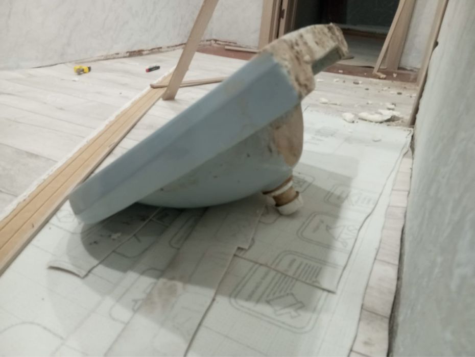 Раковина с кронштейнами