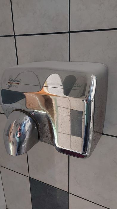 Uscător mâini  Saniflow Profesional Automatic Mediclinics