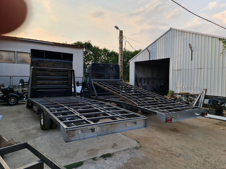 Confecții metalice platforme utilaje și transport auto iveco Mercedes