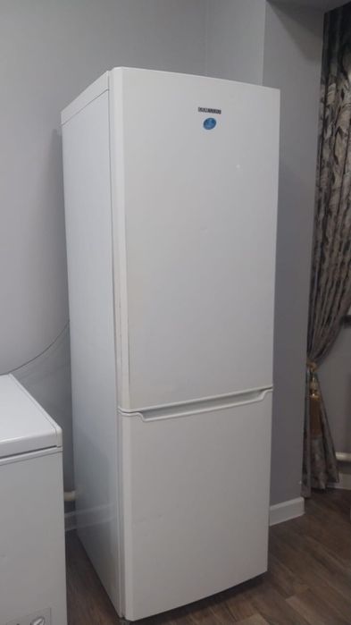 Продаеться холодильник