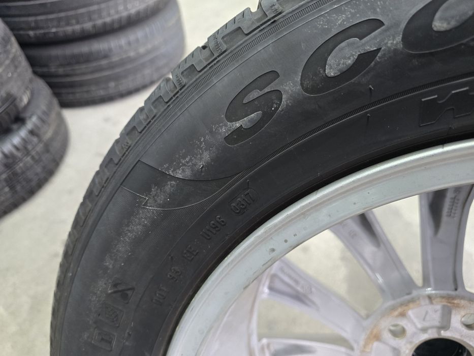4 Броя 215/65/17 Pirelli 2x6,5mm 2x6mm