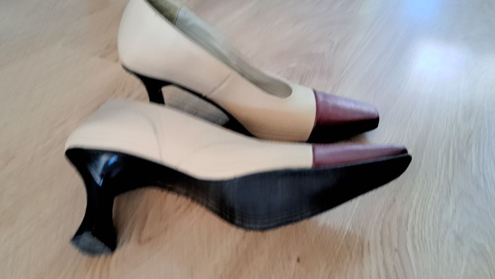 Елегантни дамски обувки