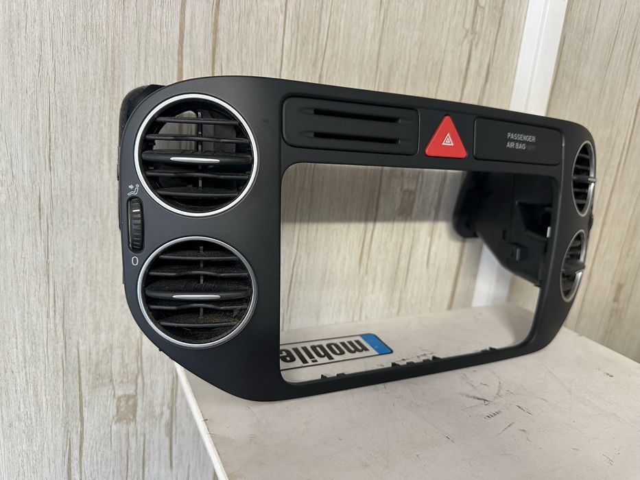 Централна конзола със въздуховоди за Фолксваген Голф Плюс