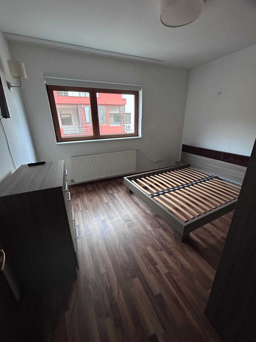 Apartament 3 camere de vanzare