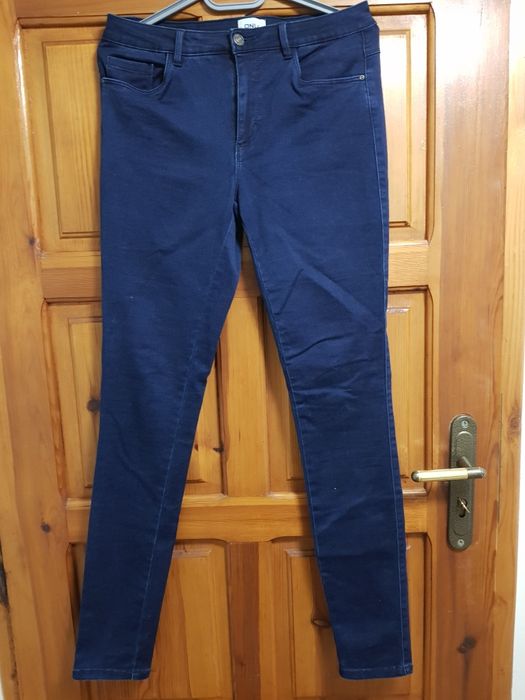 Дамски дънки еластични