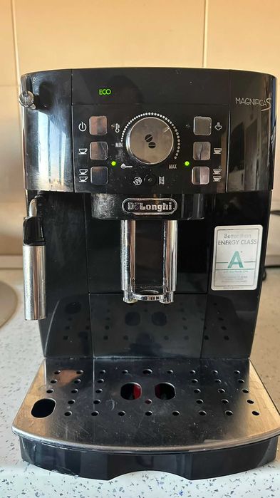 Espresor automat cafea Delonghi Magnifica S