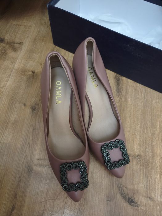 Казачки и туфли в одном объявлении