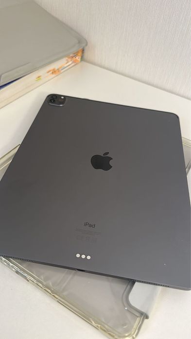 Продам Ipad pro 12.9диагональ 2021года