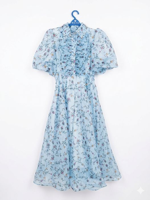 Красивое нежное платььяя