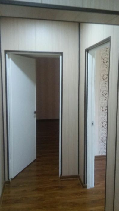 Продам спутник2 3ком 1этаж 2этажки с ремонтом дом деревянный