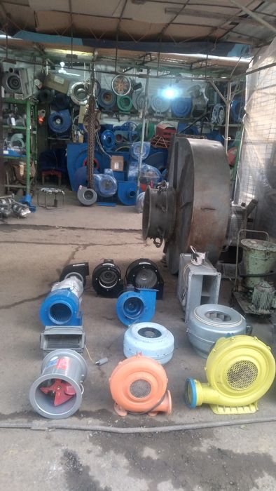 Хар хил вентиляторлар сотилади.