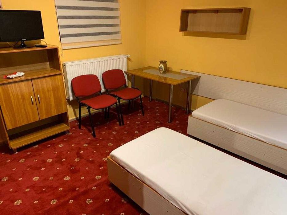 Închiriez apartament 1 cameră, la vilă, intrare separată, zona Copou, complet mobilat și utilat pentru 1 sau 2 persoane.