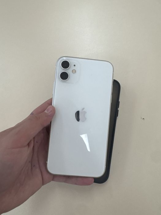 Айфон 11 белый  идеальное состояние