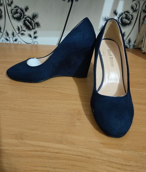 Туфли на платформе велюровые