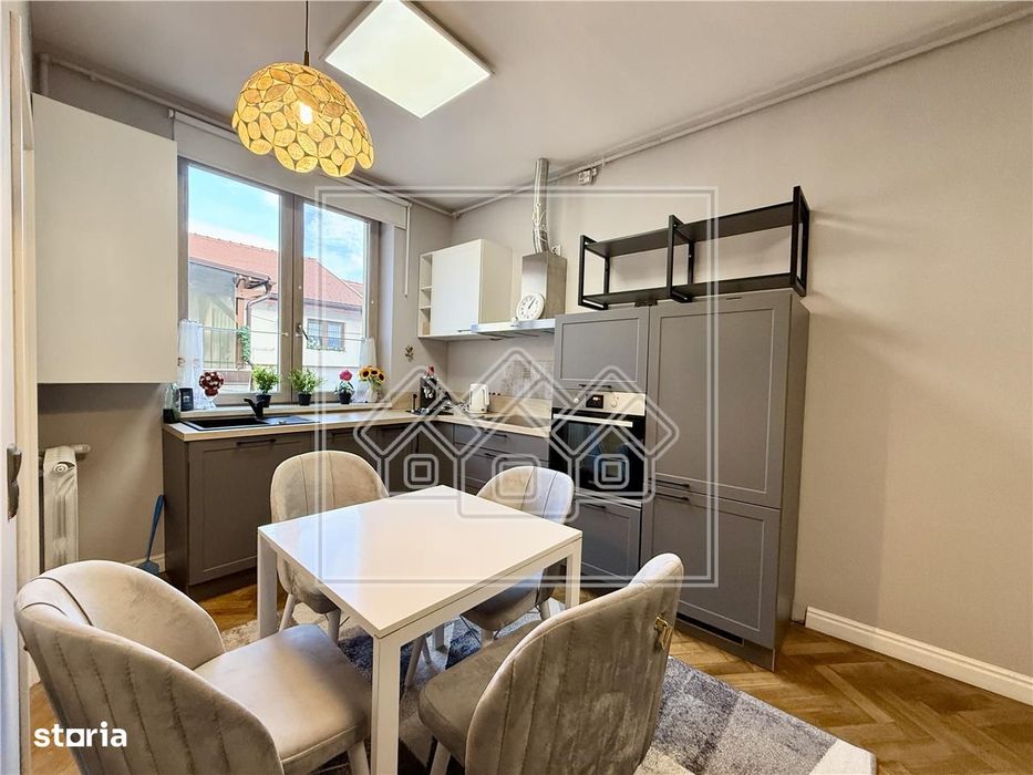 Apartament renovat, mobilat si utilat - 42 mp + pivnita - Ultracentral — fotografia 1
