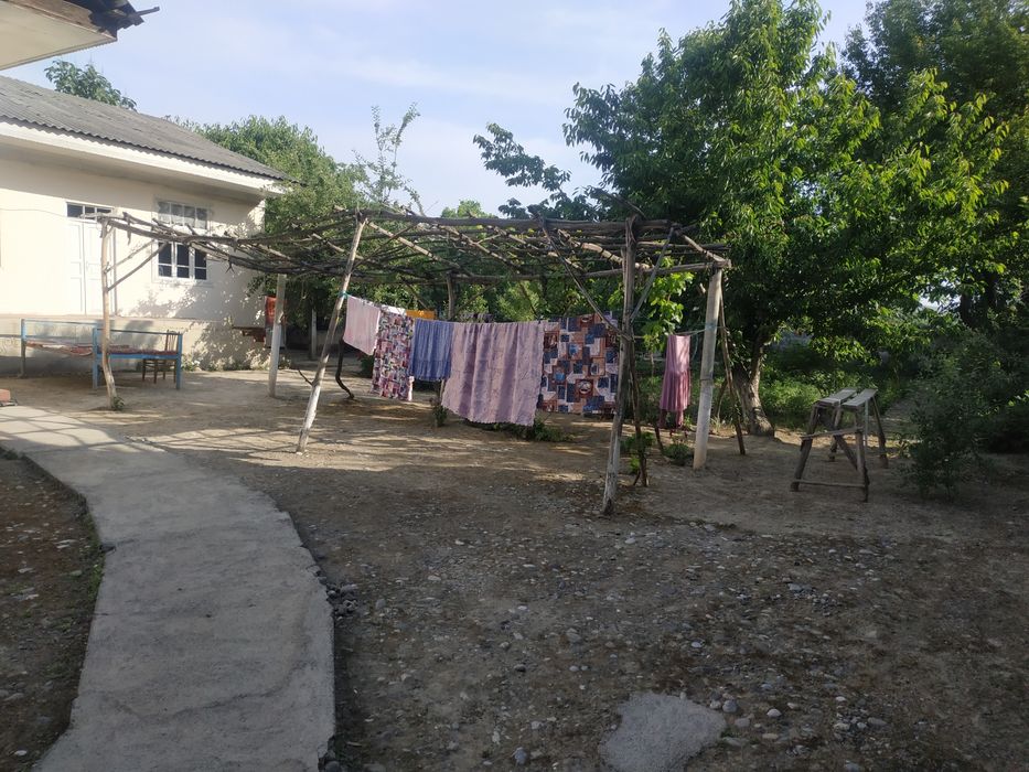 Andijon tumanda hovli uy sotiladi