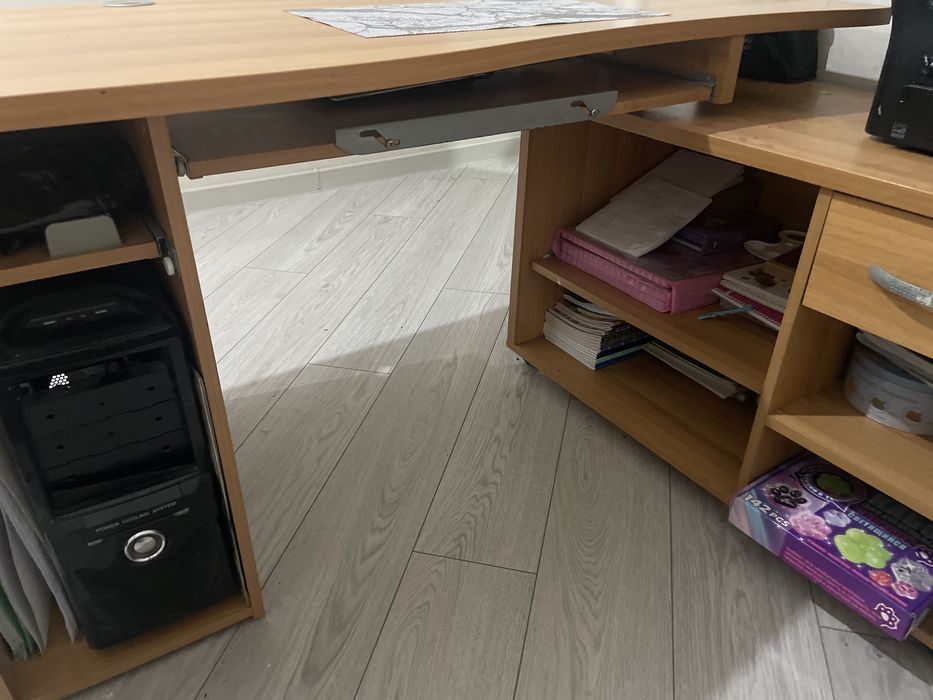 Рабочий стол для кабинета