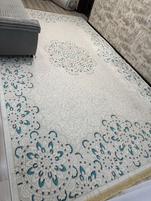 Продается ковер 3х5 в хорошем состоянии