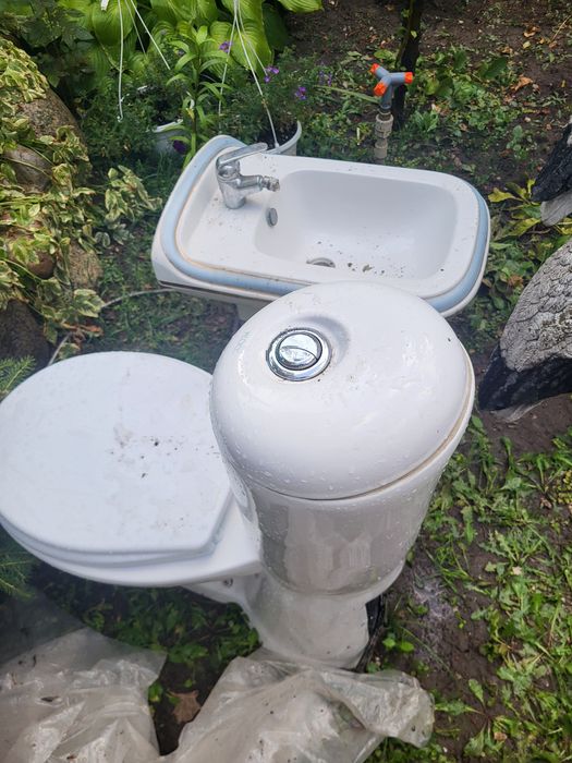 Унитаз и биде...