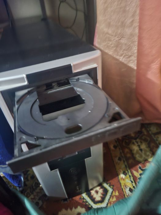 Продаю компьютер полный комплект (системный блок + монитор + клавиатур