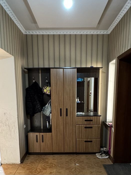 Продам шкаф для прихожей