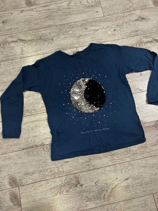 Детска блуза с обръщащи се пайети – забавление и стил