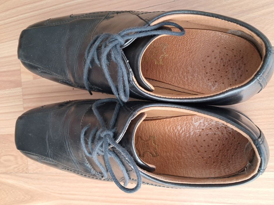 Vand pantofi barbati din piele naturala,nr 39.