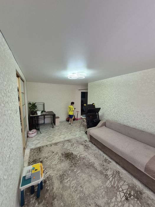 Продам 3 комнытый квартира