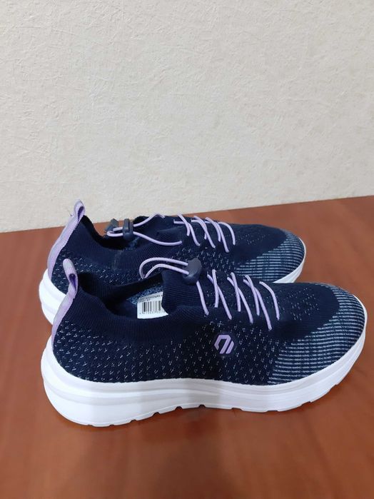 Кроссовки новые, размер 37