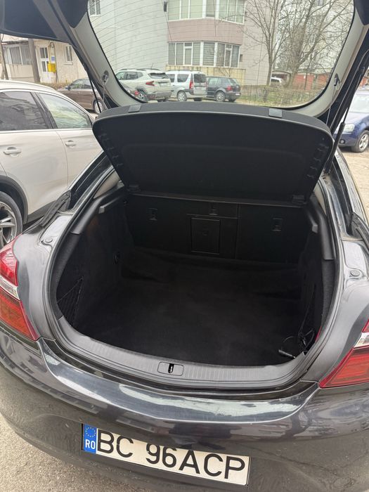 Opel Insignia automată
