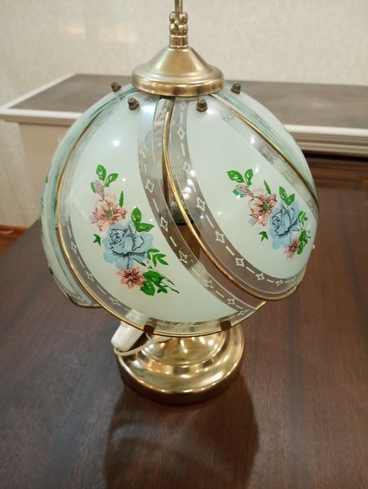 Светильник настольный