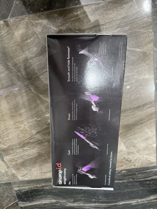 HC08 Dyson Airwrap