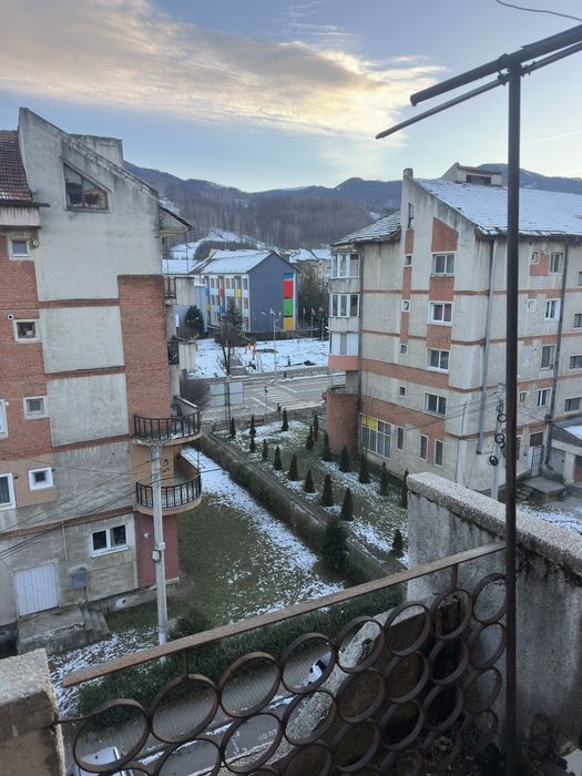 Apartament 3 camere 70mp zona centrala / Schimb auto